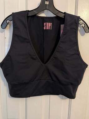 STRIPT Women's Black Deep V-Neck Crop Tank Top 4X